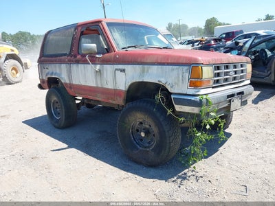 Photo FORD bronco ii  .