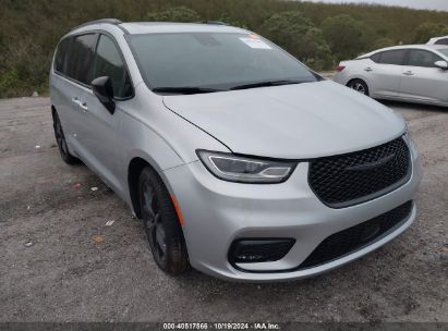 Photo CHRYSLER pacifica limited.