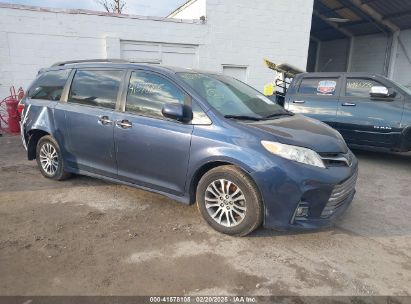 Photo TOYOTA sienna xle premium.