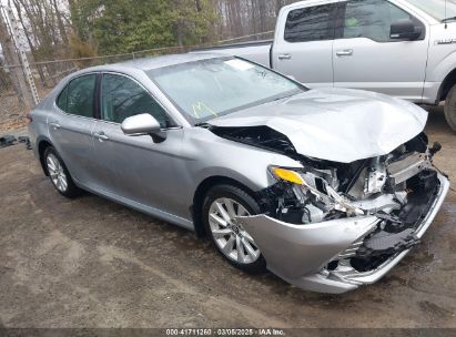 Photo TOYOTA camry le.