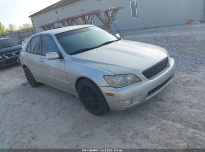 Photo LEXUS is 300  .