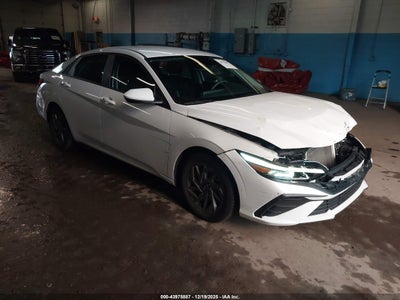 Photo HYUNDAI elantra sel.