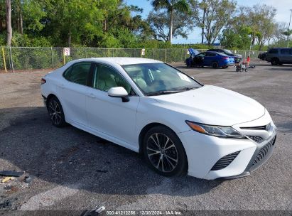 Photo TOYOTA camry se.