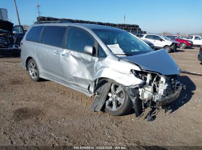 Photo TOYOTA sienna se 8 passenger.