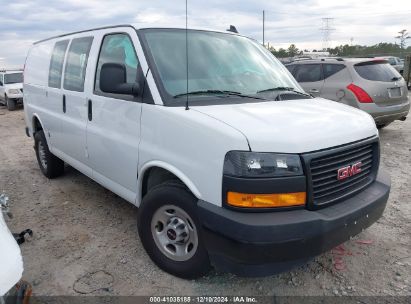 Photo GMC savana cargo rwd 2500 regular wheelbase work van.