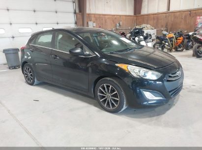 Photo HYUNDAI elantra gt  .