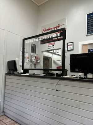 Photo Albert’s Tire & Service Center