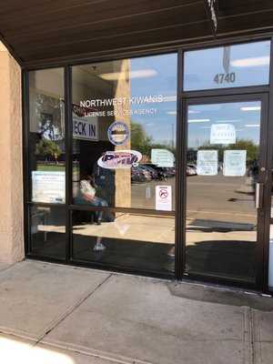 Photo Kiwanis License Agency Deputy Registrar