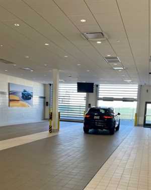 Photo Jaguar Houston Central