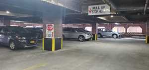 Photo 82 St Parking Garage