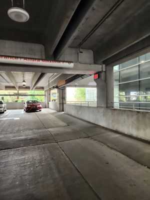 Photo 4th Street Parking