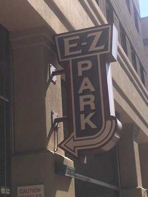 Photo EZ Park Garage