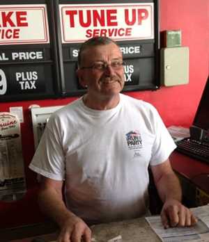 Photo Usry’s Garage