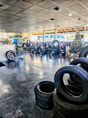 Photo Tire Max Total Car Care
