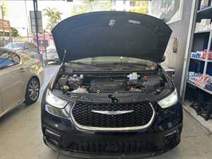 Photo Green’s Garage